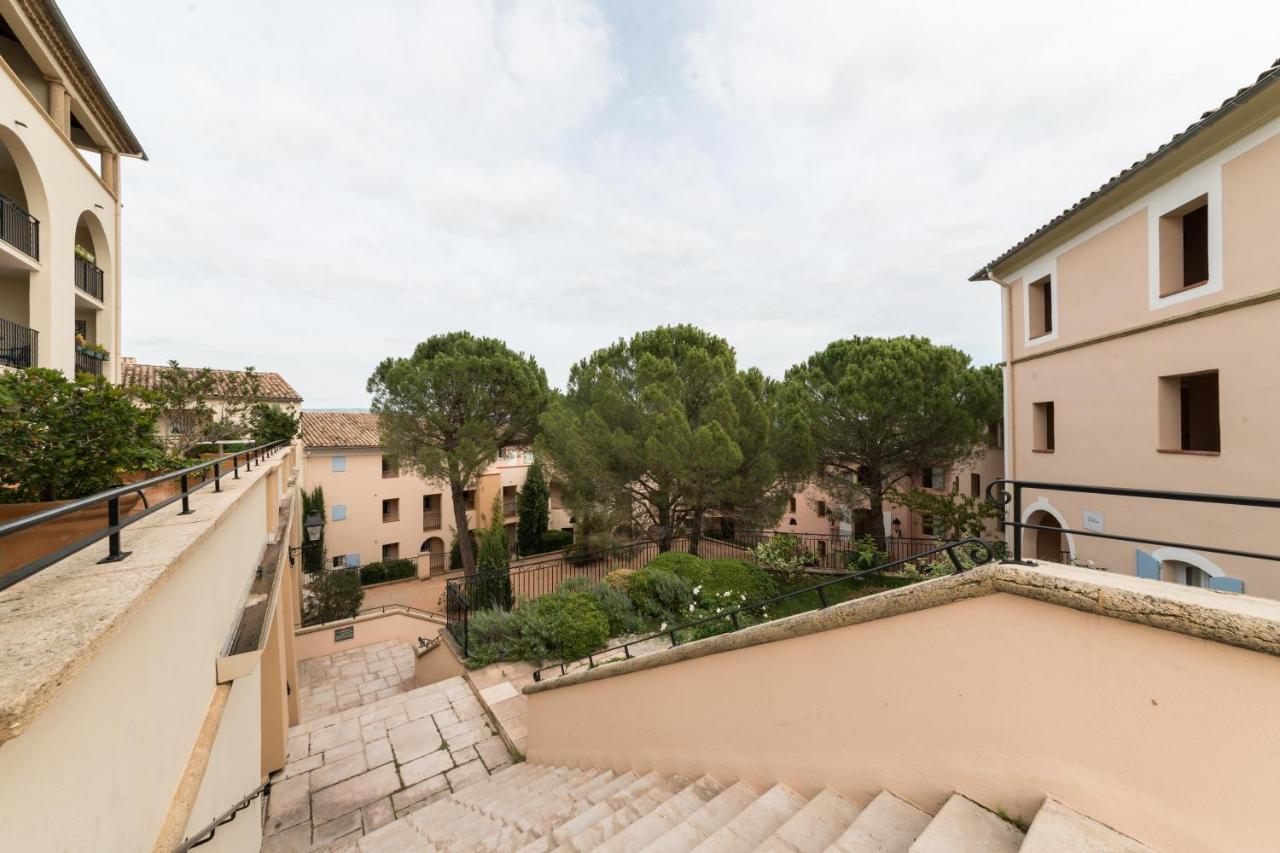 Village Pierre & Vacances Pont Royal En Provence Mallemort Exterior photo
