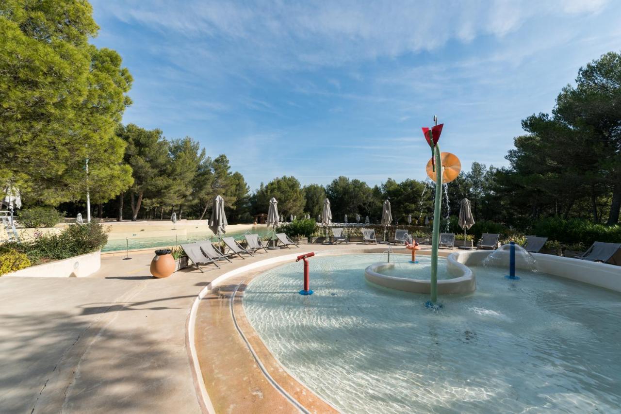 Village Pierre & Vacances Pont Royal En Provence Mallemort Exterior photo