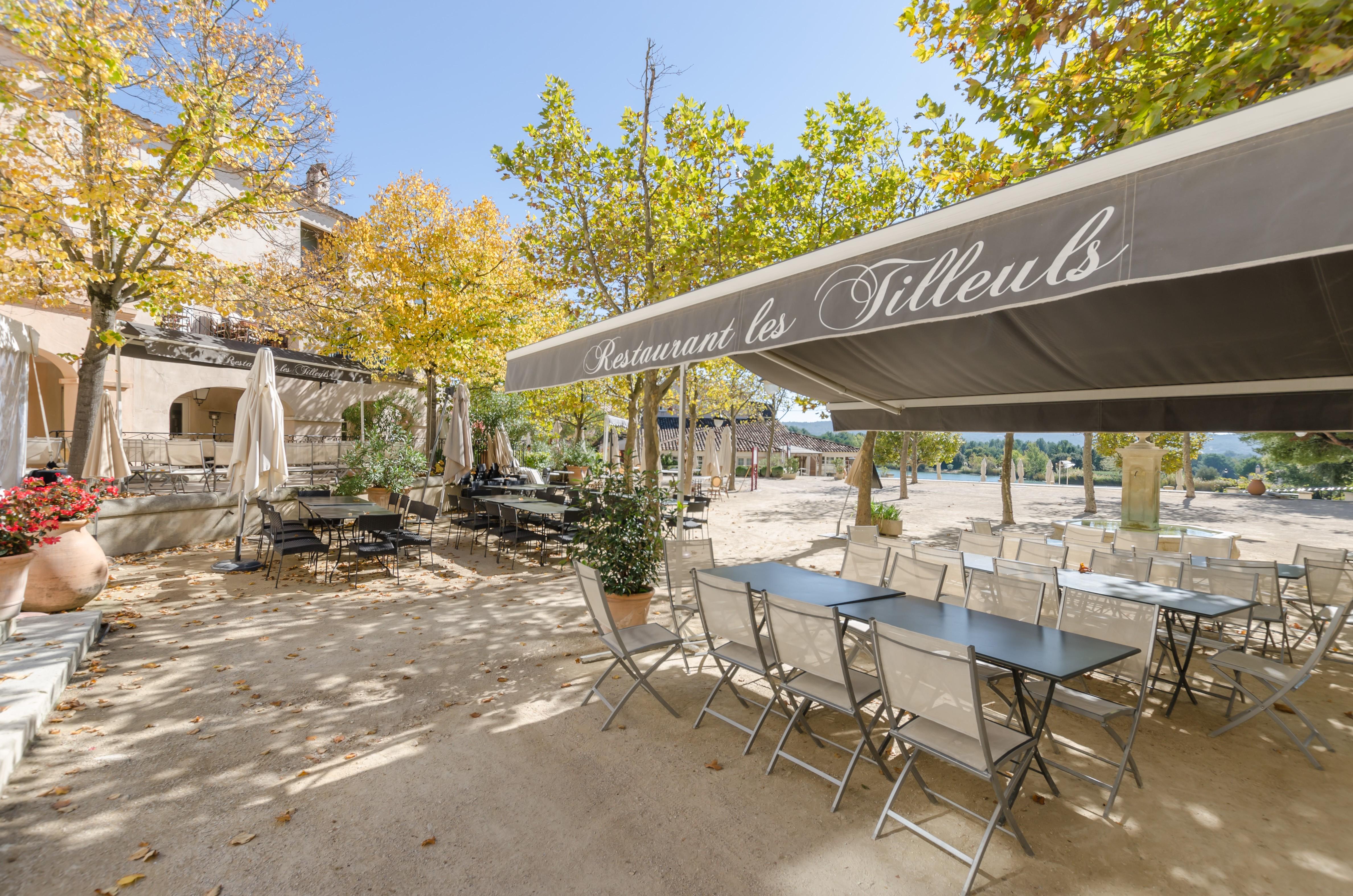 Village Pierre & Vacances Pont Royal En Provence Mallemort Exterior photo