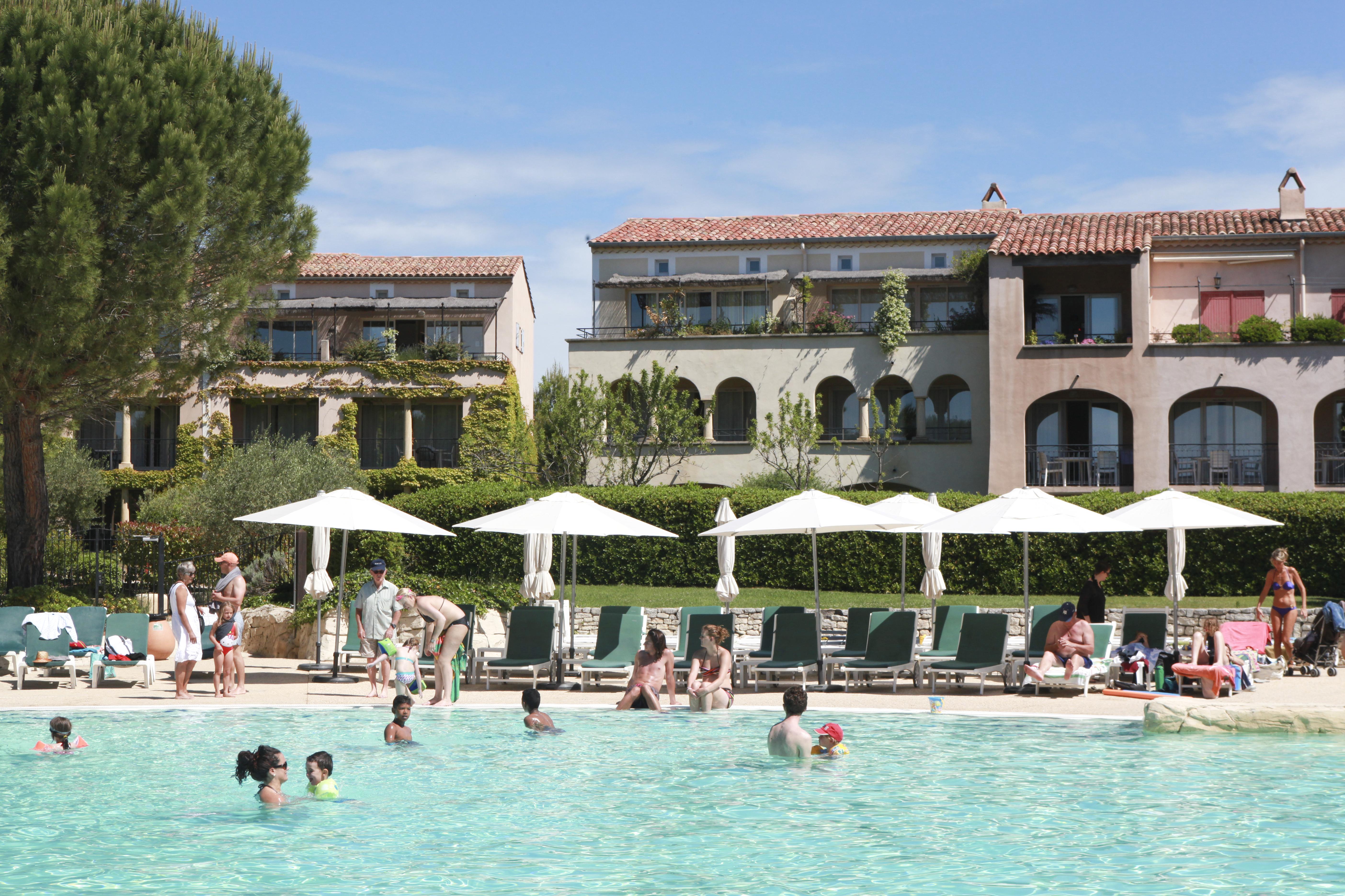 Village Pierre & Vacances Pont Royal En Provence Mallemort Exterior photo