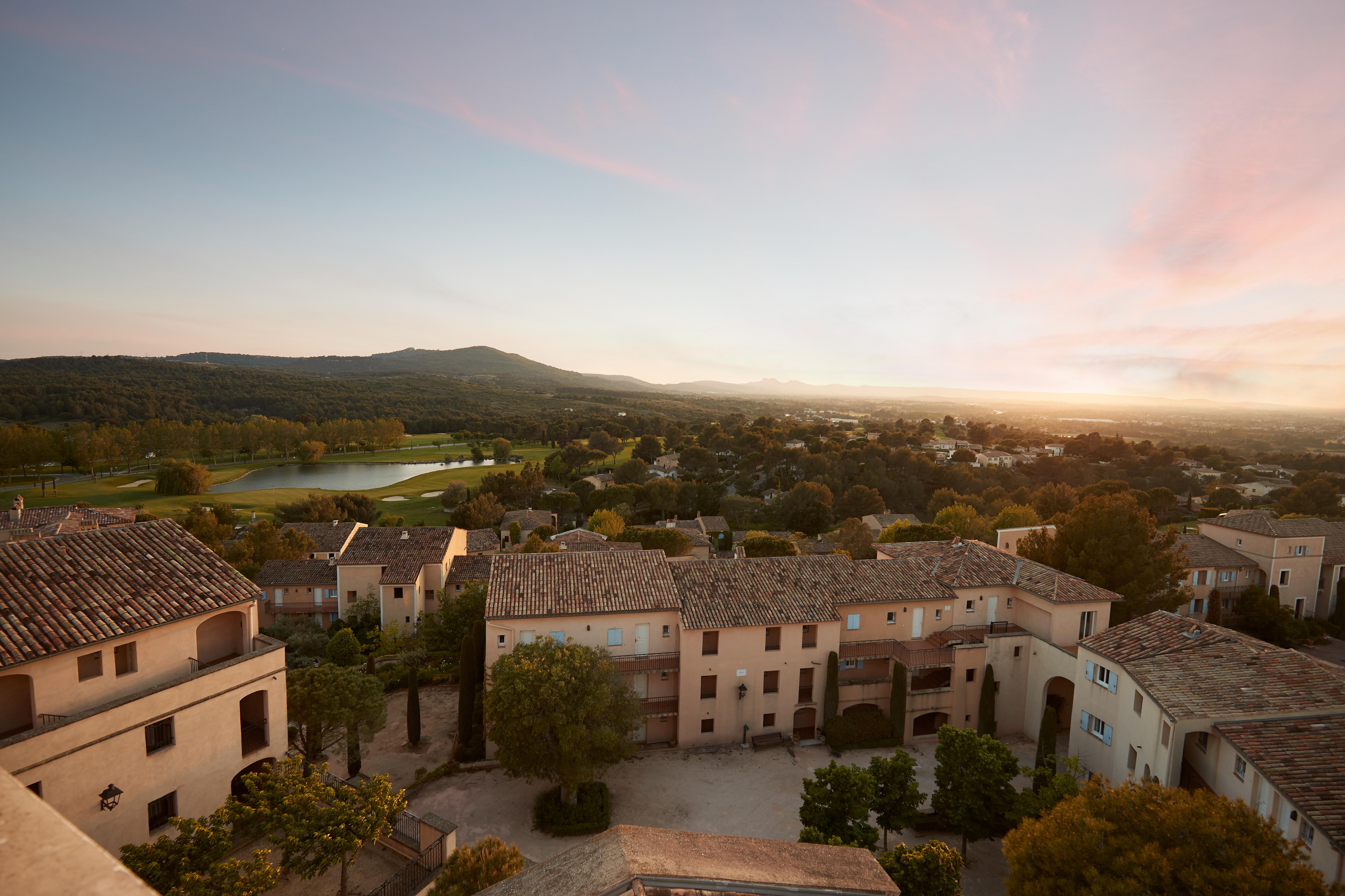 Village Pierre & Vacances Pont Royal En Provence Mallemort Exterior photo
