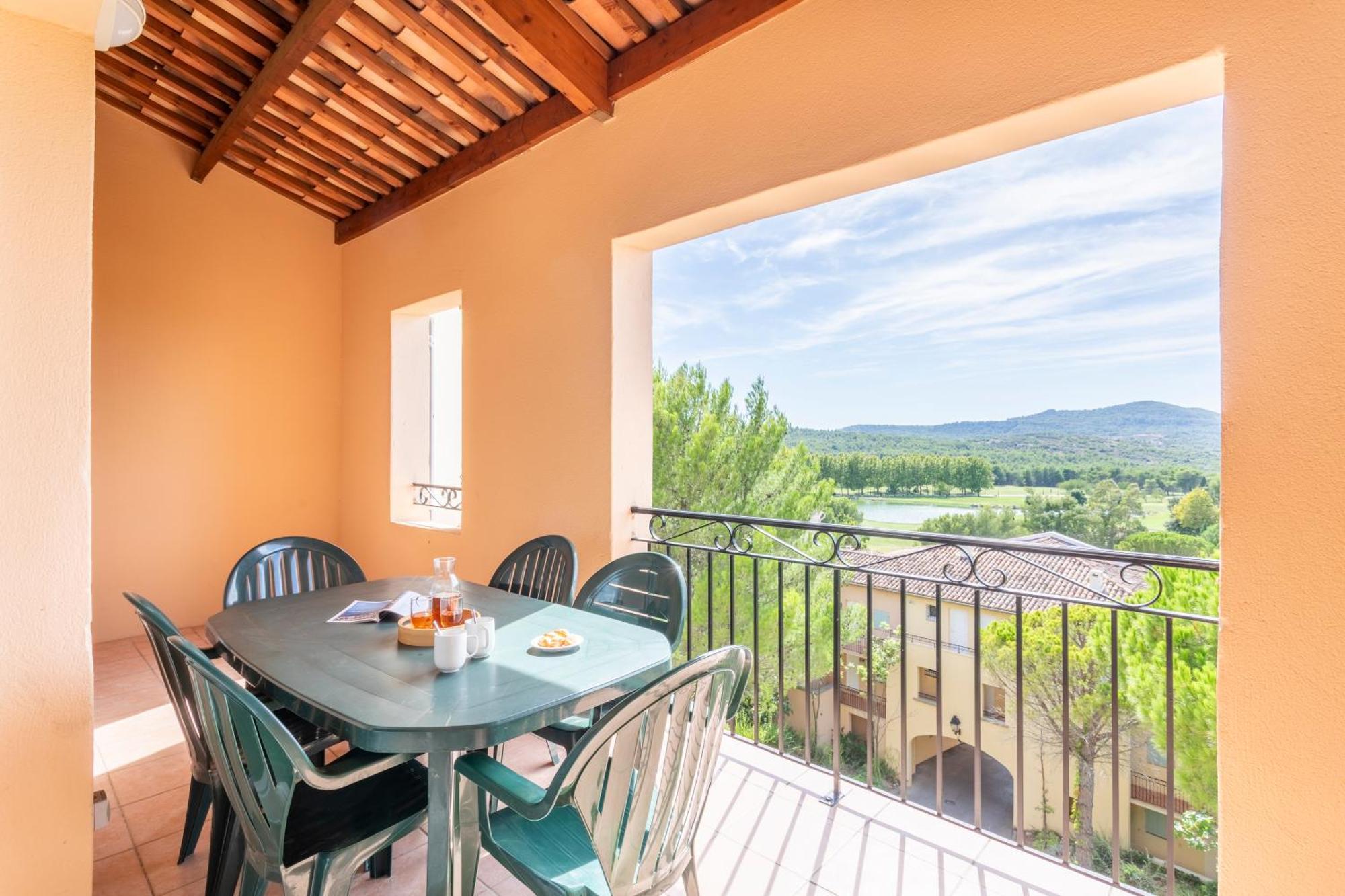 Village Pierre & Vacances Pont Royal En Provence Mallemort Exterior photo