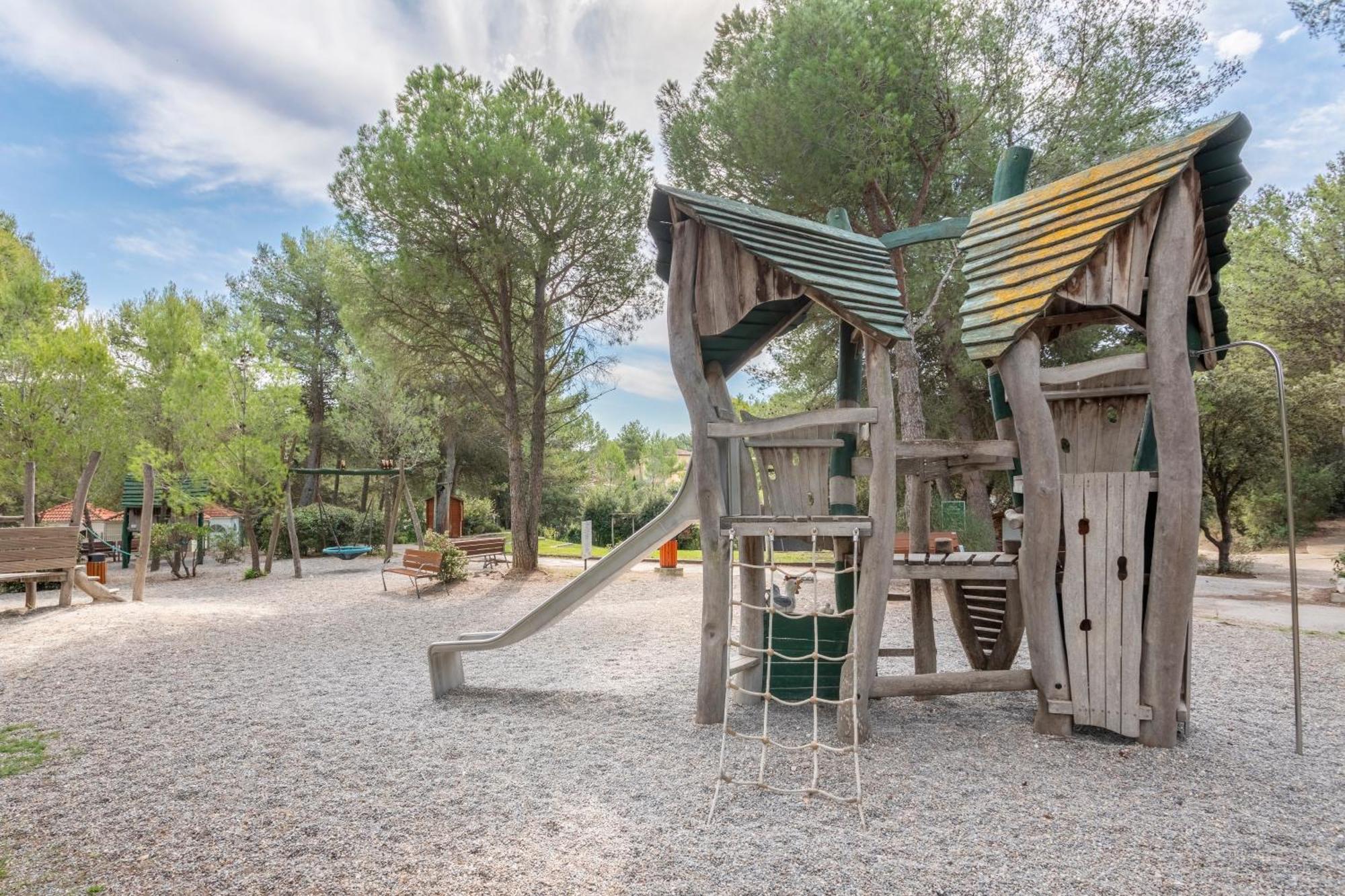 Village Pierre & Vacances Pont Royal En Provence Mallemort Exterior photo