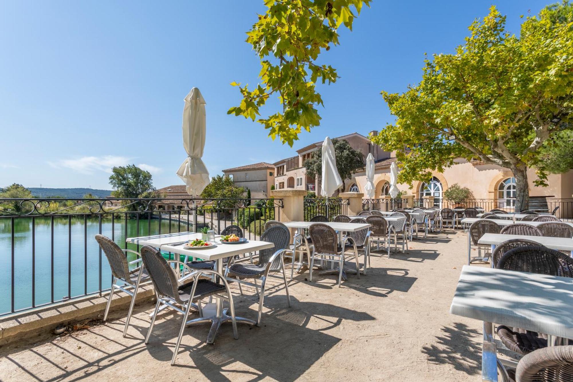 Village Pierre & Vacances Pont Royal En Provence Mallemort Exterior photo