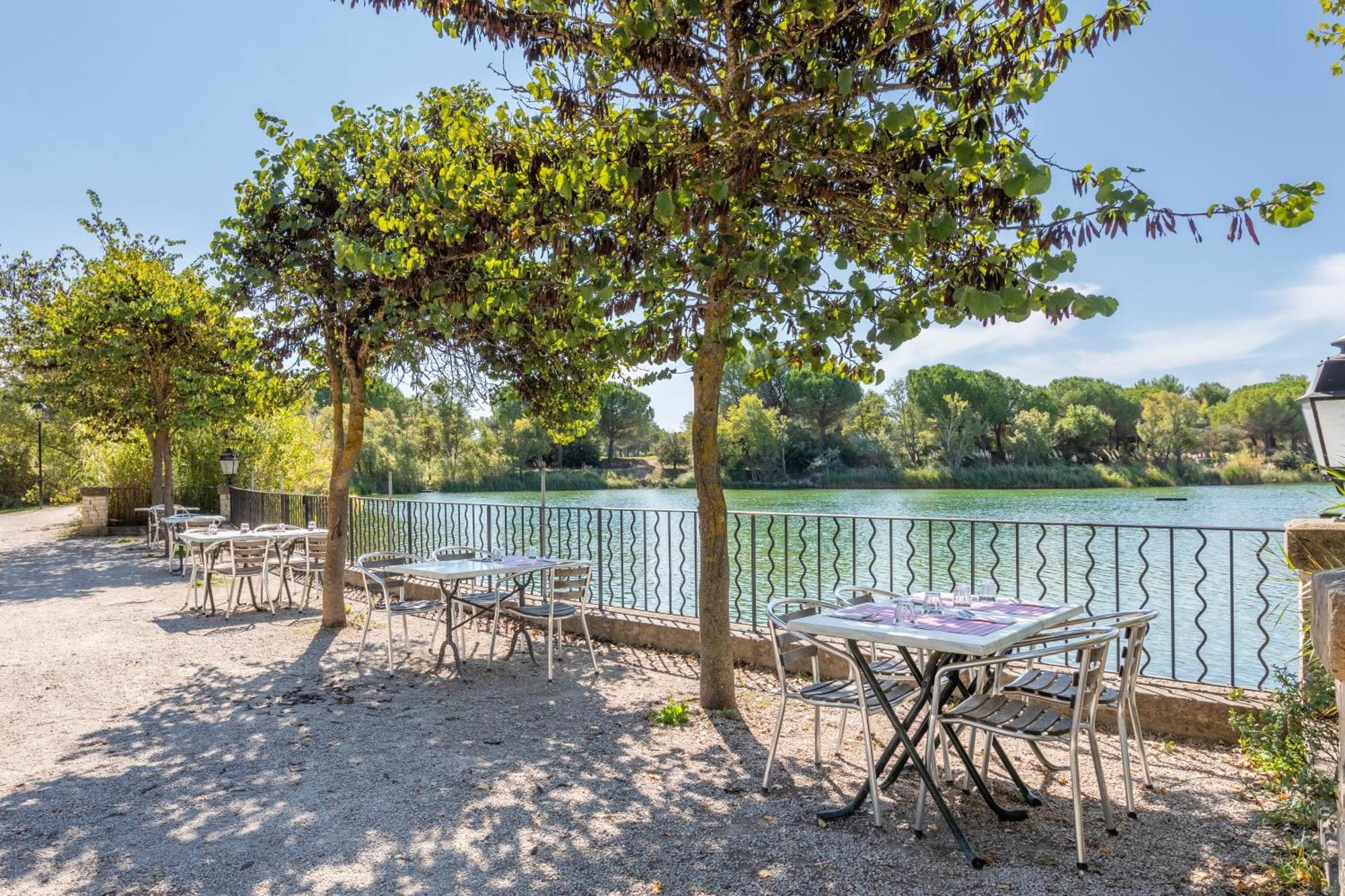 Village Pierre & Vacances Pont Royal En Provence Mallemort Exterior photo