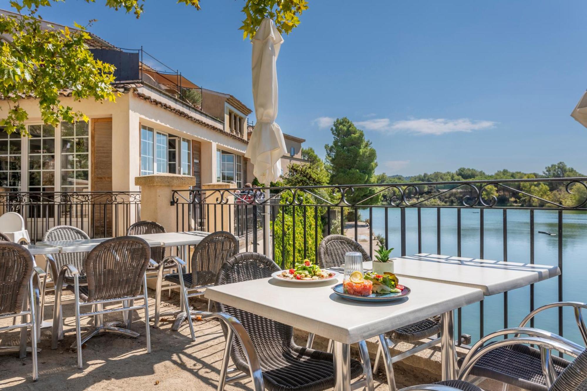 Village Pierre & Vacances Pont Royal En Provence Mallemort Exterior photo