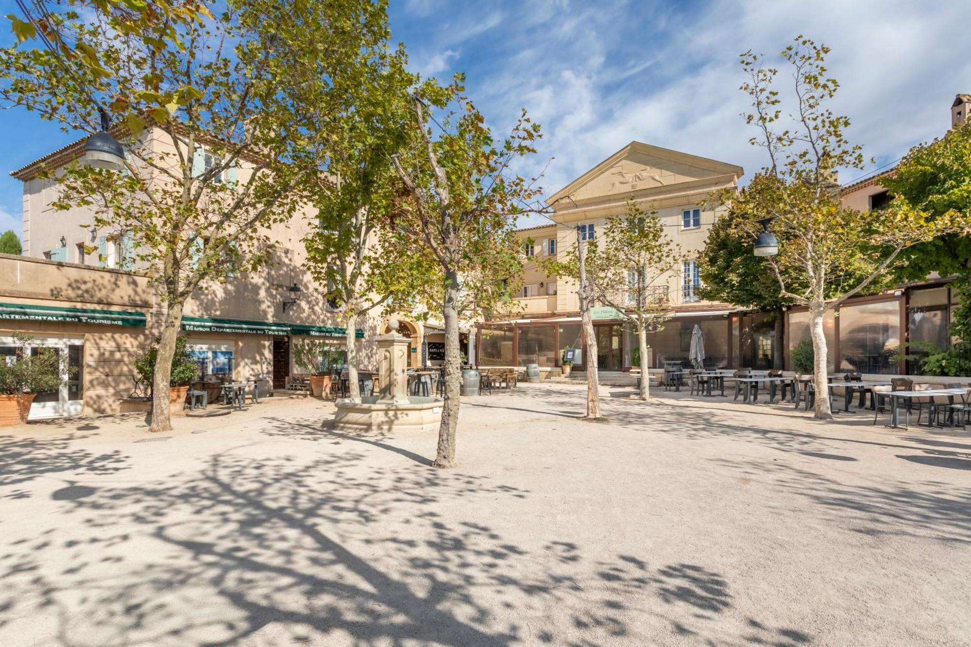 Village Pierre & Vacances Pont Royal En Provence Mallemort Exterior photo